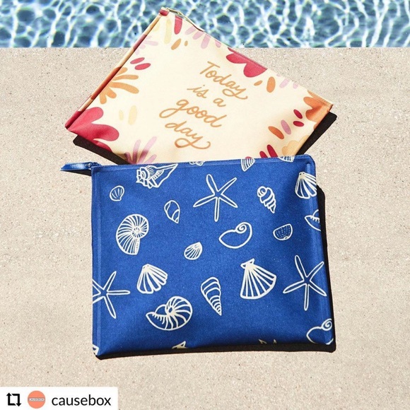 Tribe Alive Caftan Coverup and quagga green label swim bag - Picture 6 of 7